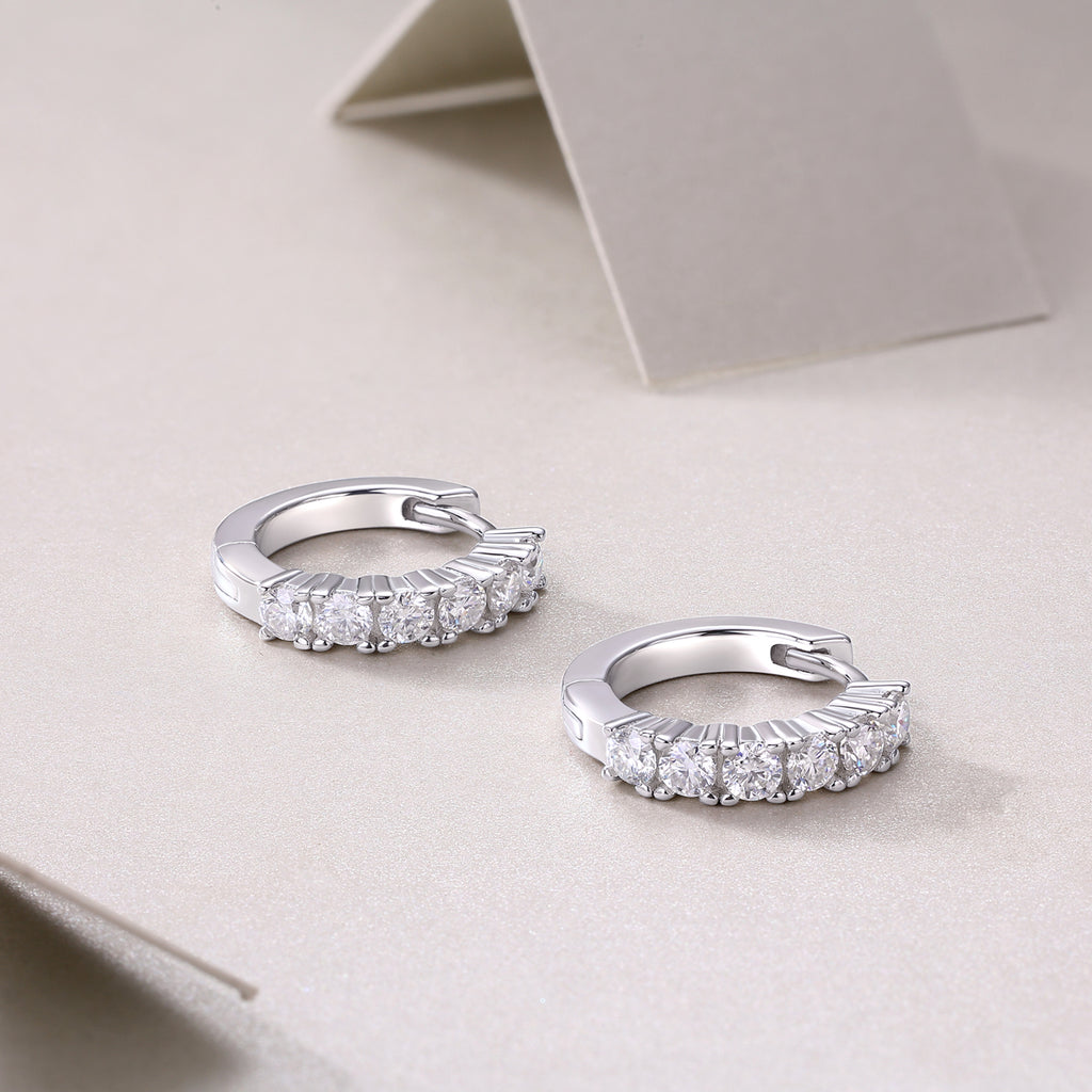 Pursuit - Top-Quality Moissanite S925 Silver and Platinum-Plated Stud Earrings, a Fashionable and Trendy Accessory, Can Be Tested with a Diamond Pen