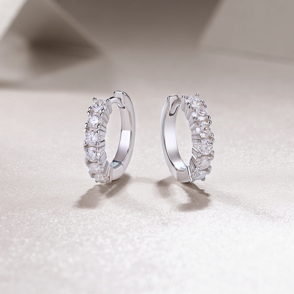 Pursuit - Top-Quality Moissanite S925 Silver and Platinum-Plated Stud Earrings, a Fashionable and Trendy Accessory, Can Be Tested with a Diamond Pen