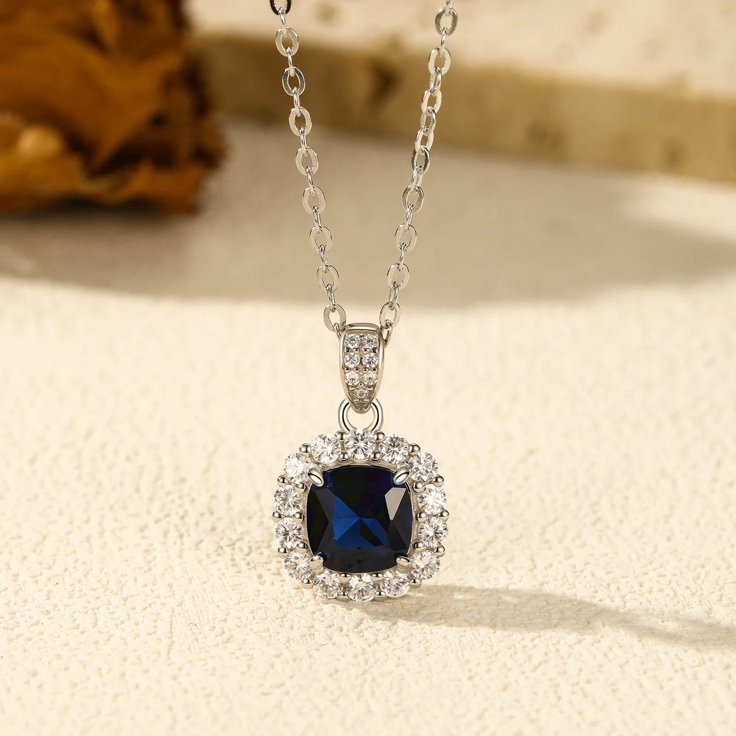  S925 Sterling Silver British Retro Imitation Sapphire Electroplated Women's Clavicle Necklace